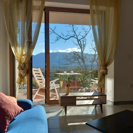 Menhir Apartment *
